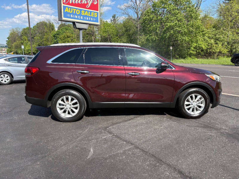 2017 Kia Sorento LX