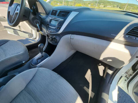 2017 Hyundai Accent SE