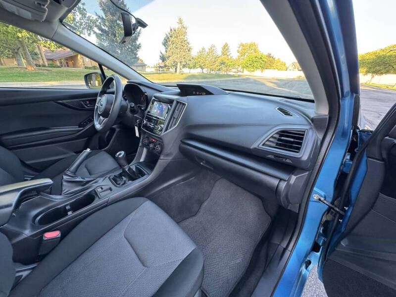 2019 Subaru Impreza 2.0i