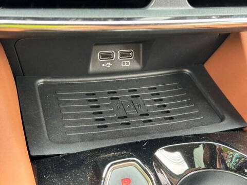 2025 VinFast VF8 Plus