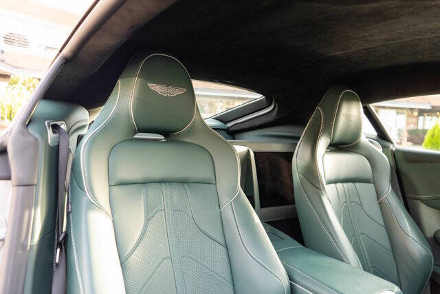 2025 Aston Martin Vantage