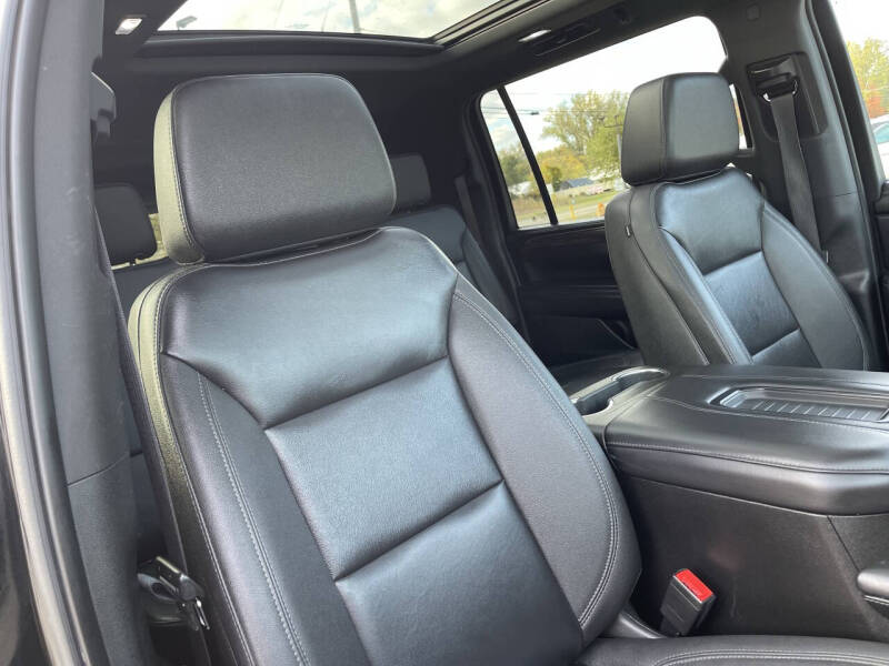 2022 Chevrolet Suburban LT