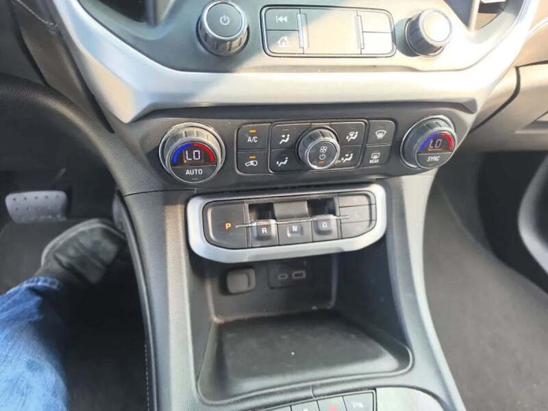 2020 GMC Acadia SLT