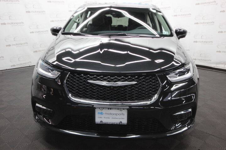 2023 Chrysler Pacifica Plug-In Hybrid Touring L
