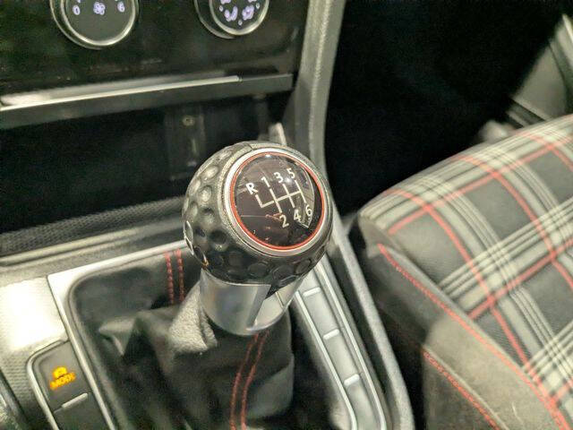 2016 Volkswagen Golf GTI S