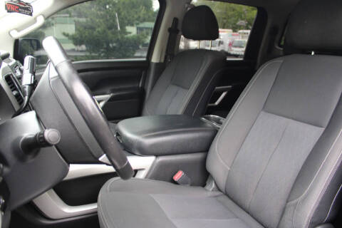 2018 Nissan Titan SV