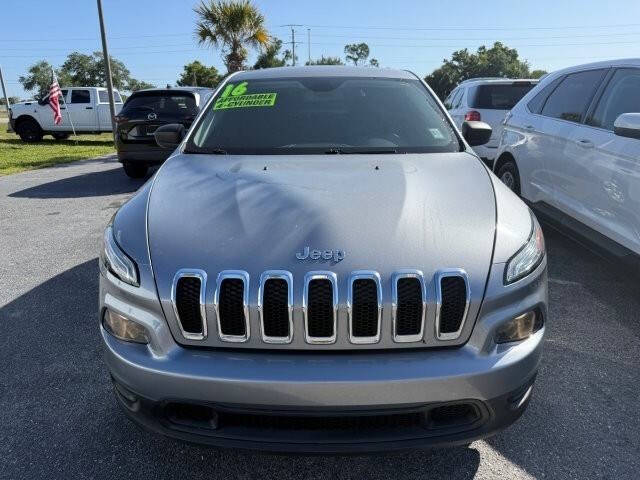 2016 Jeep Cherokee Sport