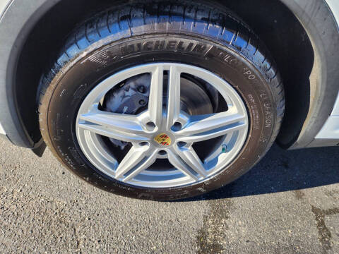 2014 Porsche Cayenne Platinum