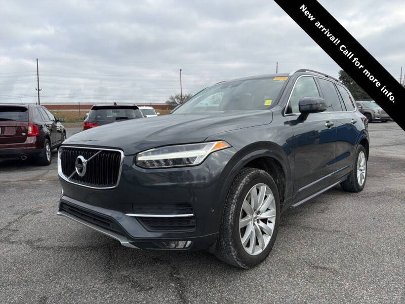 2017 Volvo XC90 Momentum's photo