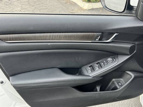 2021 Honda Accord Hybrid EX