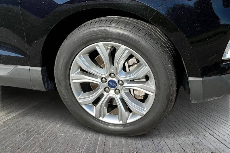 2021 Ford Edge Titanium