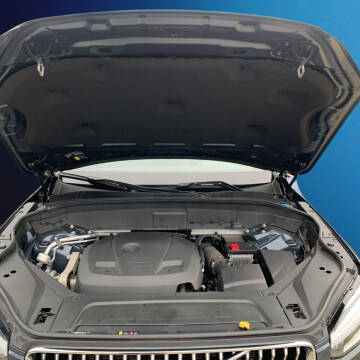 2021 Volvo XC90 T6 Momentum 7-Passenger