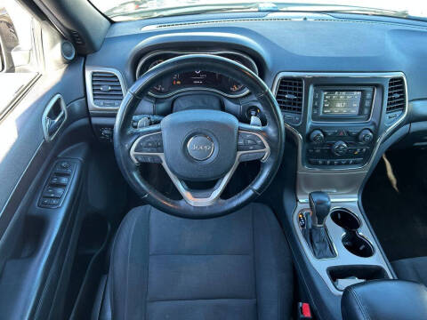 2017 Jeep Grand Cherokee Laredo