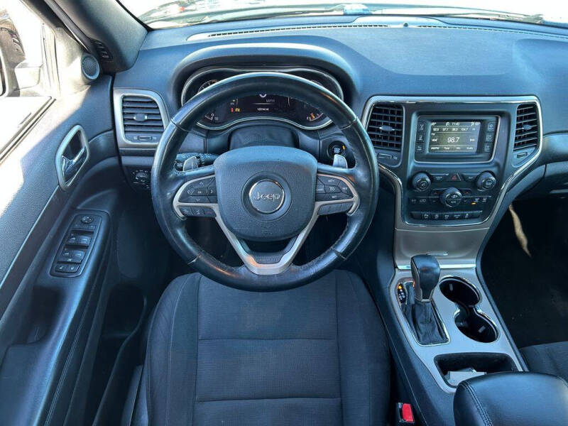 2017 Jeep Grand Cherokee Laredo