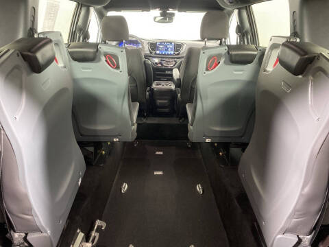 2024 Chrysler Pacifica Touring