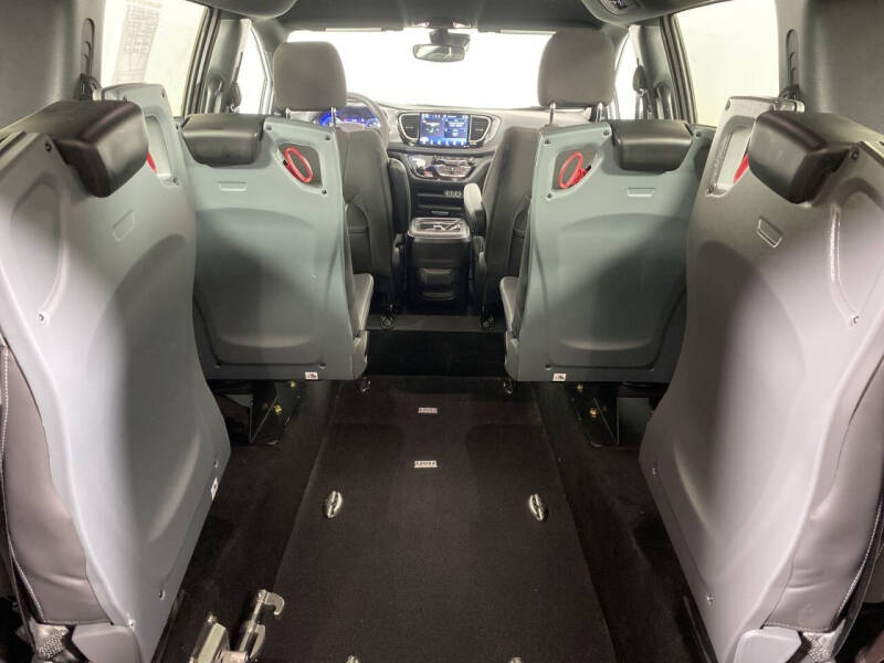 2024 Chrysler Pacifica Touring