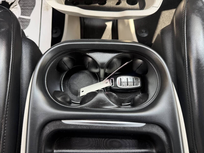 2020 Chrysler Voyager LXi