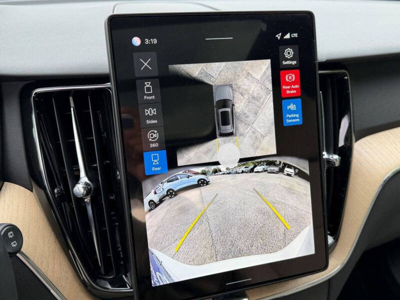 2026 Volvo XC60 T8 Plus