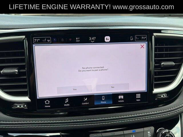 2027 Chrysler Pacifica Select