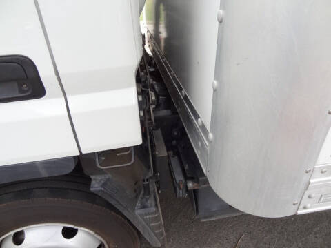 2015 Mitsubishi Fuso FE180