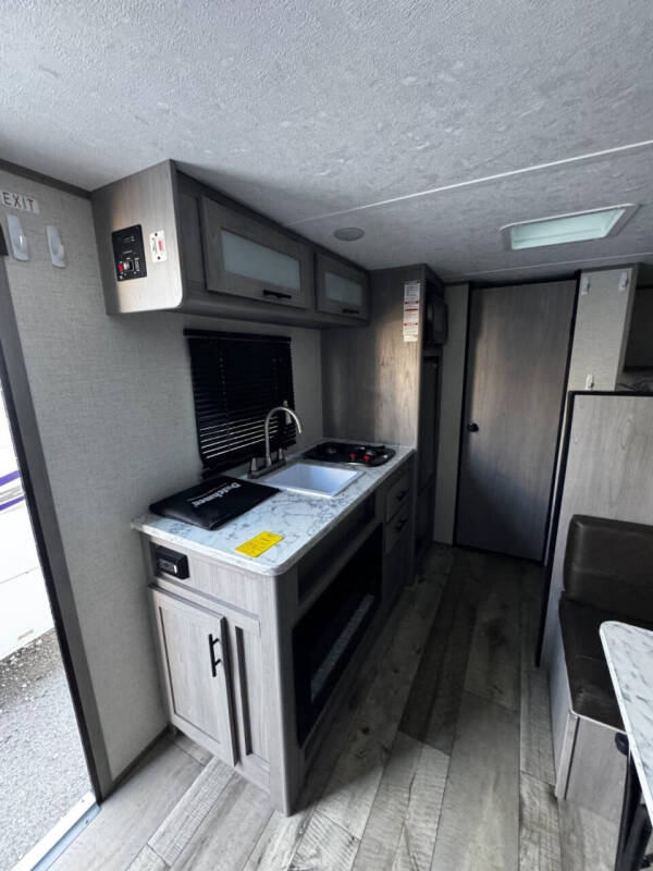 2023 Keystone RV COLEMAN LANTERN