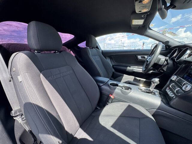 2022 Ford Mustang EcoBoost