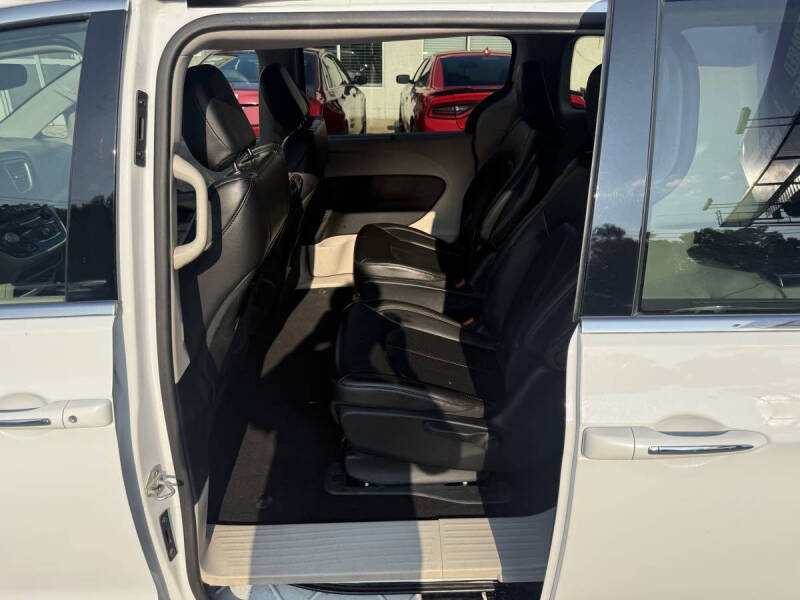 2018 Chrysler Pacifica Hybrid Touring L