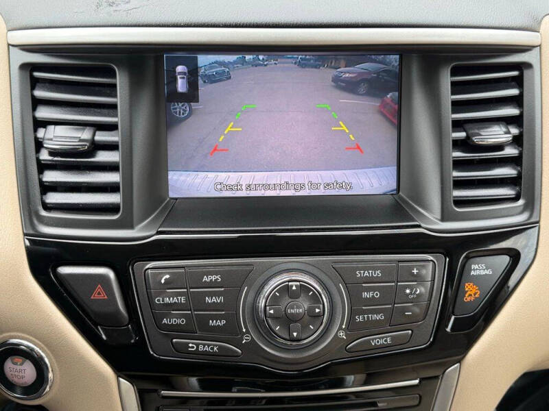 2018 Nissan Pathfinder SV