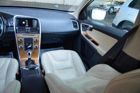 2017 Volvo XC60 T5 Inscription