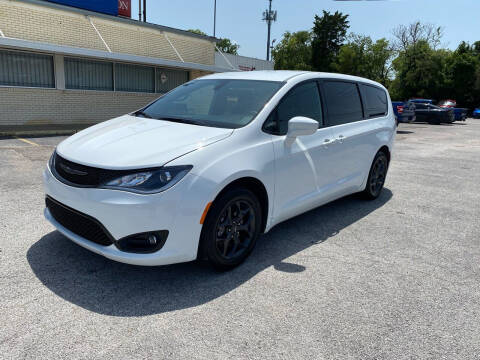 2020 Chrysler Pacifica Touring