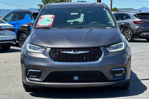 2023 Chrysler Pacifica Touring L
