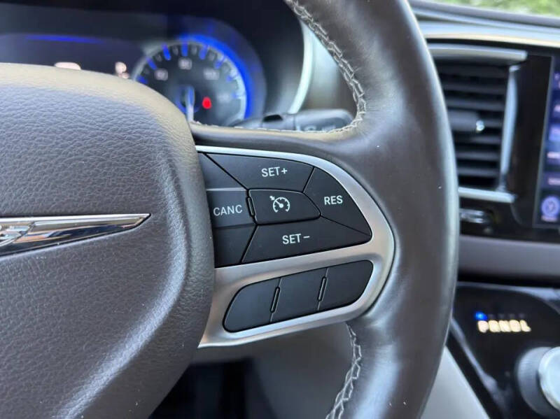 2017 Chrysler Pacifica Touring-L Plus