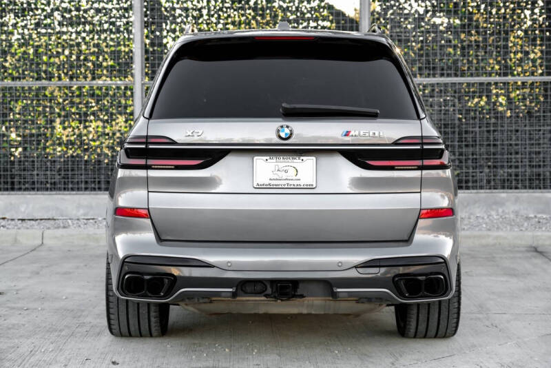 2023 BMW X7 M60i