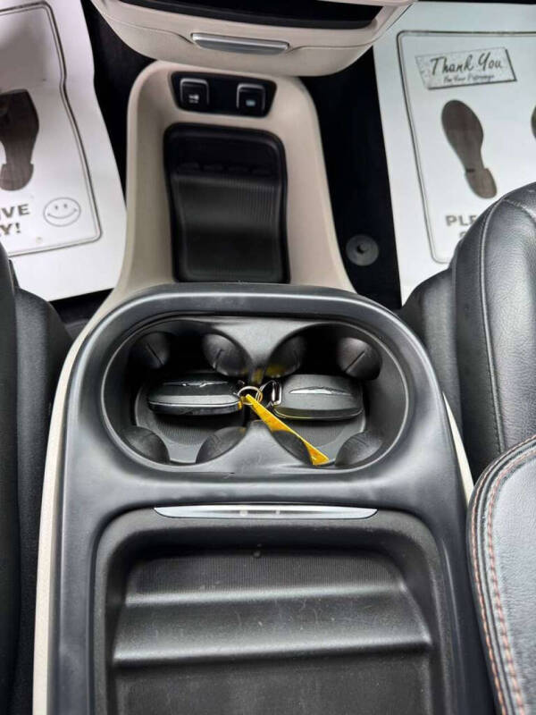 2017 Chrysler Pacifica Touring-L