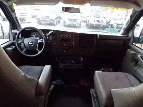 2016 GMC Savana 2500