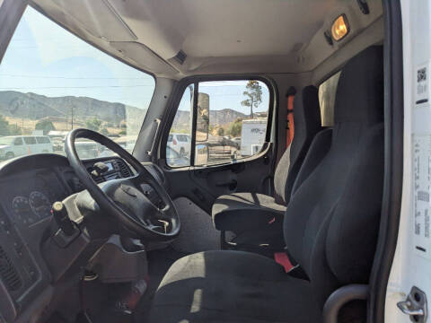 2018 Freightliner M2 106
