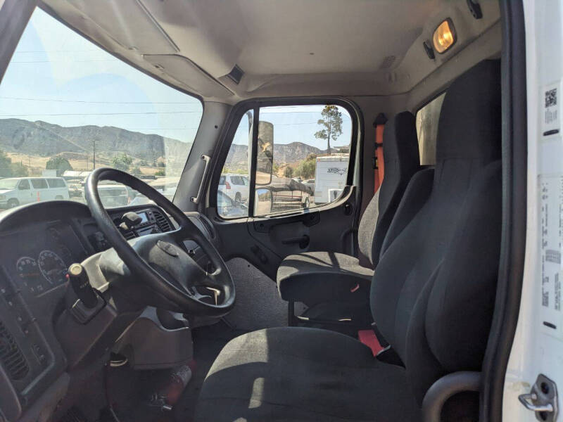 2018 Freightliner M2 106