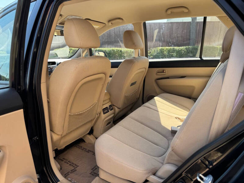 2008 Kia Rondo LX