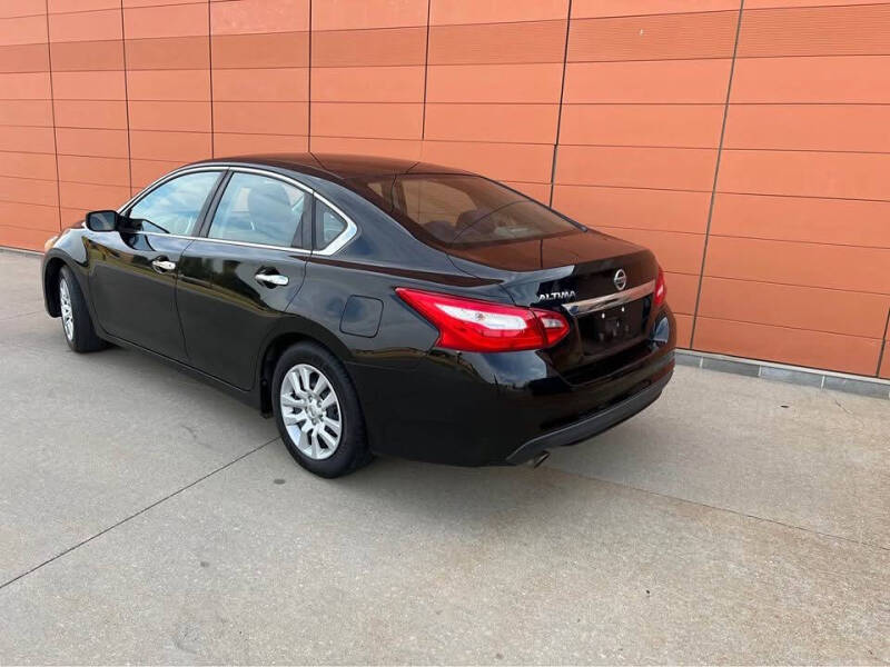 2016 Nissan Altima 2.5 SR