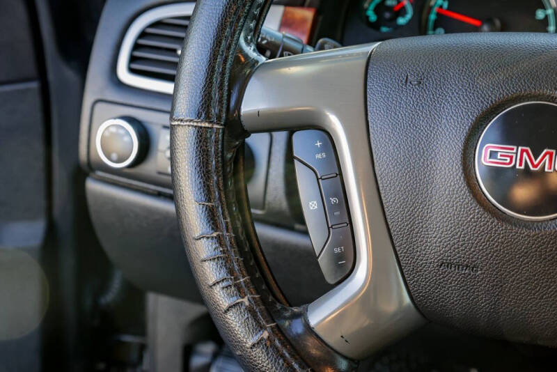 2011 GMC Yukon XL SLT