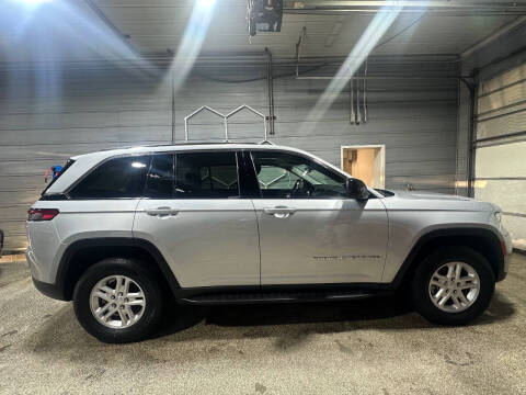 2023 Jeep Grand Cherokee Laredo