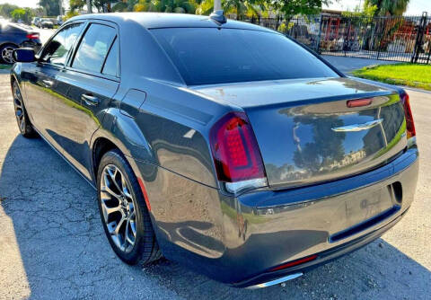 2018 Chrysler 300 Touring