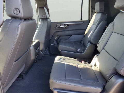 2025 Chevrolet Suburban LT