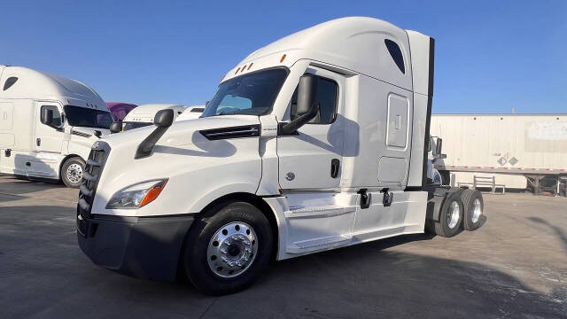 2022 Freightliner Cascadia for sale at KING TRUCK TRAILER SALES in Bakersfield, CA