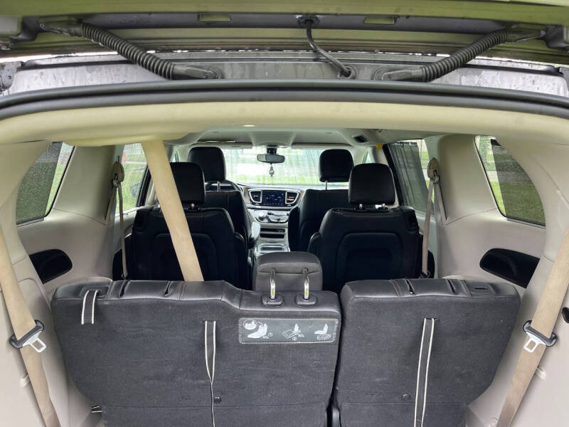 2017 Chrysler Pacifica Touring-L