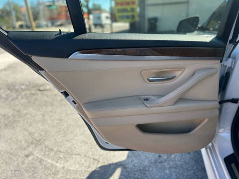 2012 BMW 5 Series 528i