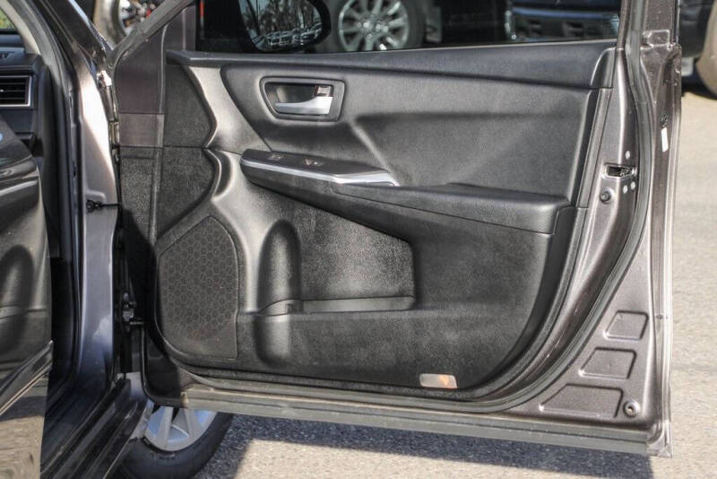 2017 Toyota Camry LE