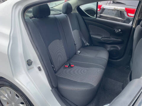 2014 Nissan Versa 1.6 SV