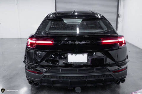 2023 Lamborghini Urus S