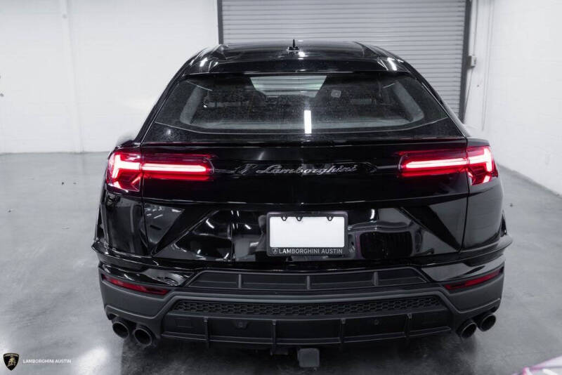 2023 Lamborghini Urus S